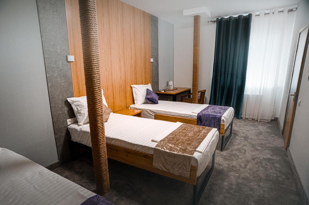 Demure Hotel Tashkent Ngoại thất bức ảnh