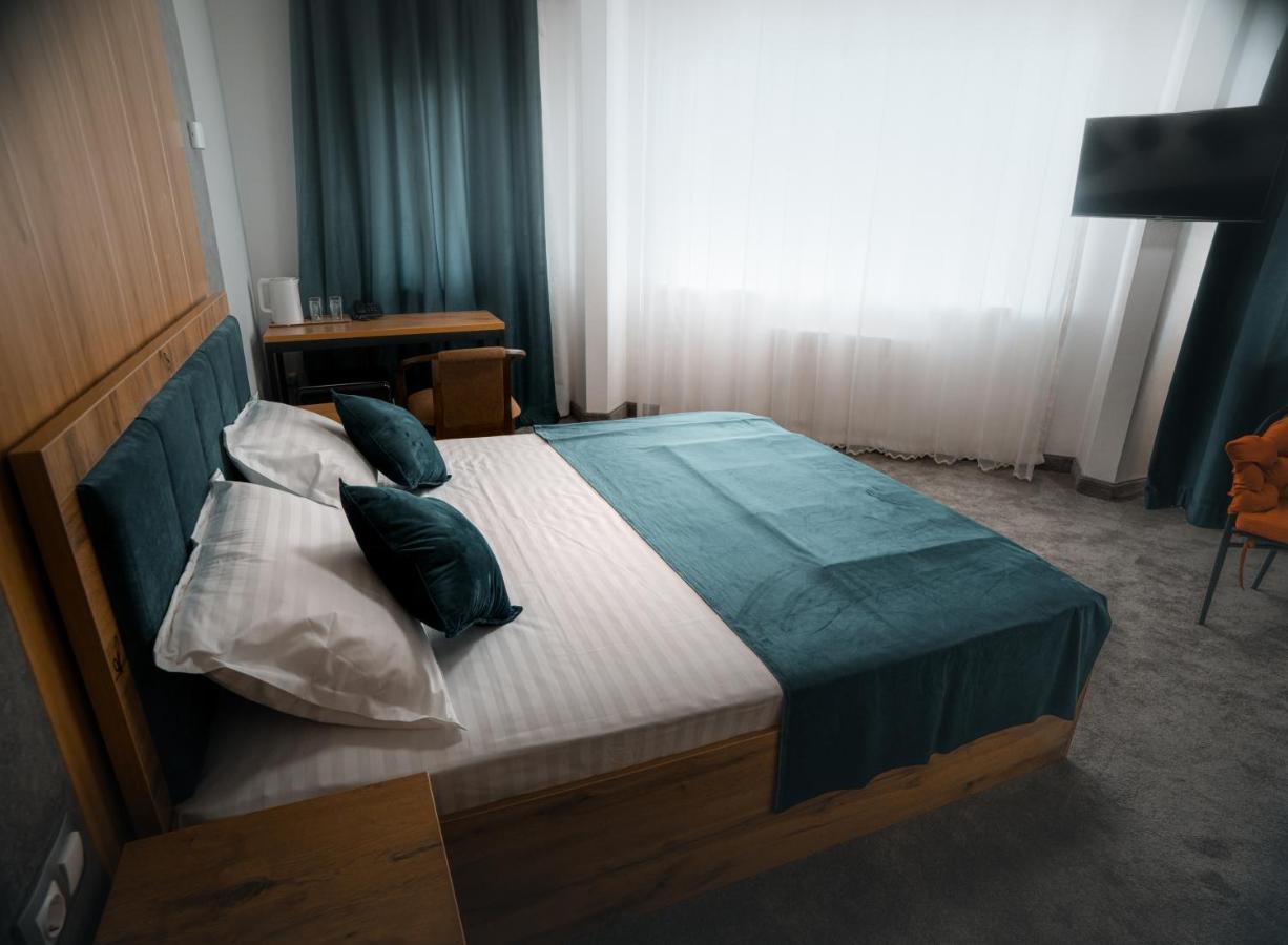 Demure Hotel Tashkent Ngoại thất bức ảnh