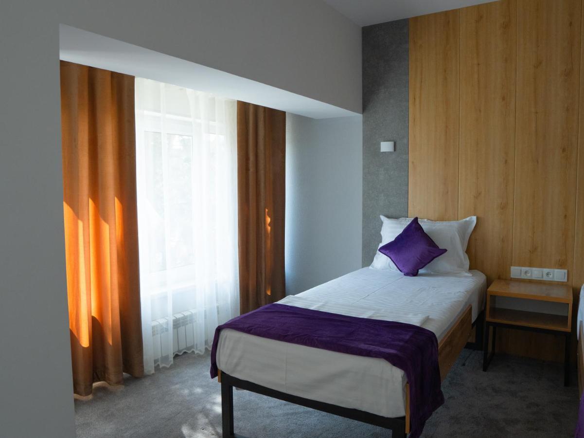 Demure Hotel Tashkent Ngoại thất bức ảnh