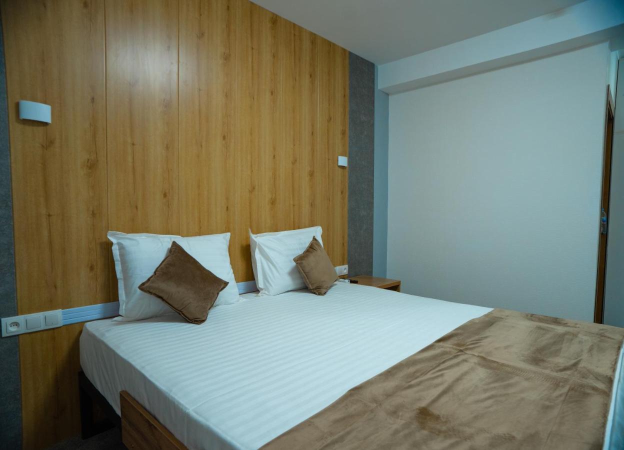 Demure Hotel Tashkent Ngoại thất bức ảnh